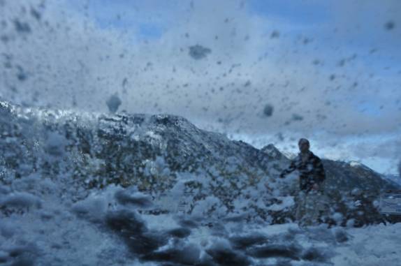Bombardeando a pobre Fiona com bolas de neve, no Mount Rainier National Park, no estado de Washington, oeste dos Estados Unidos